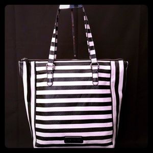 MARC by MARC JACOBS- TAKE ME- TOTE BAG